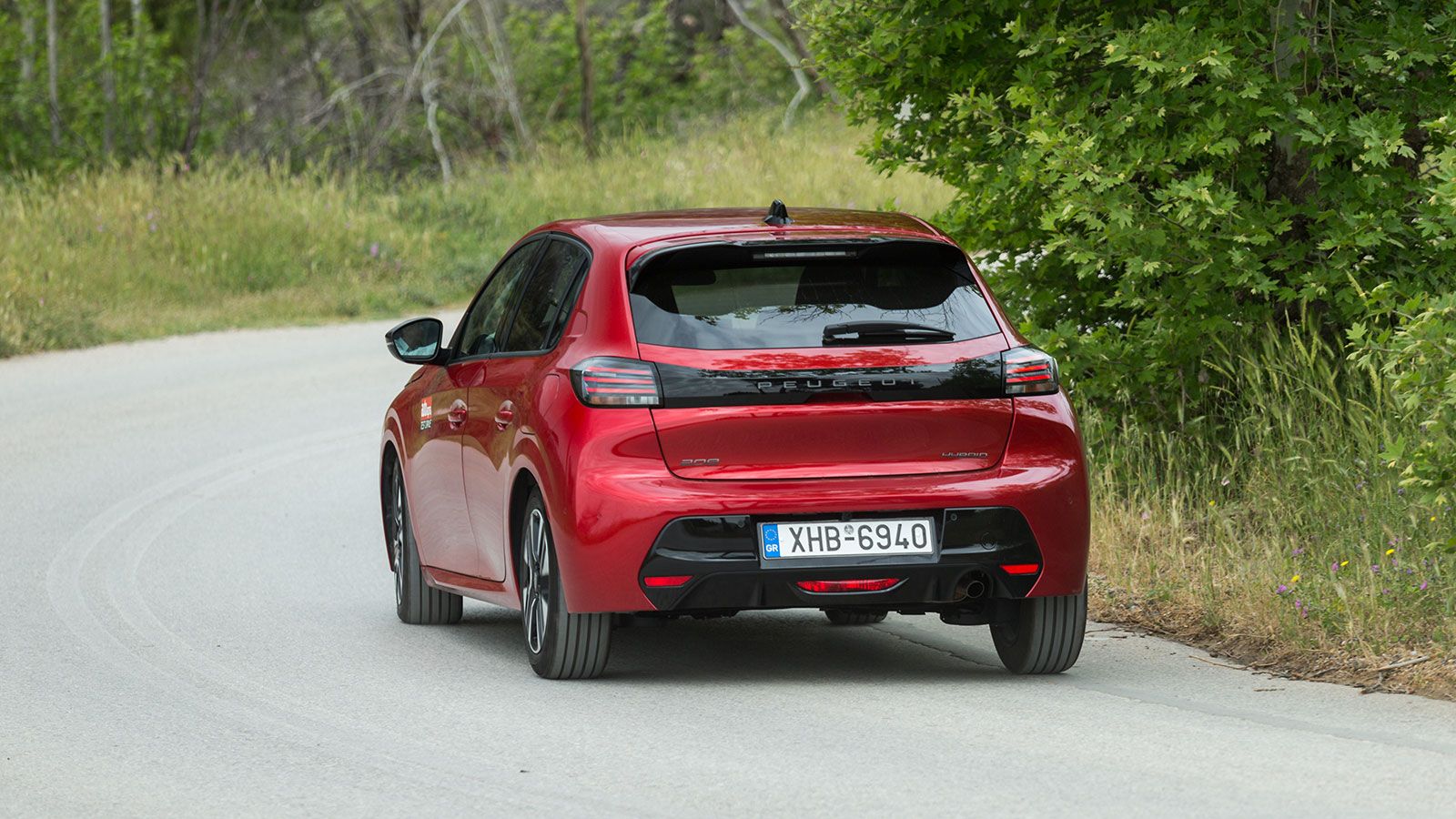 Συγκριτικό: Peugeot 208 Hybrid 110 PS VS Toyota Yaris Hybrid 116 PS